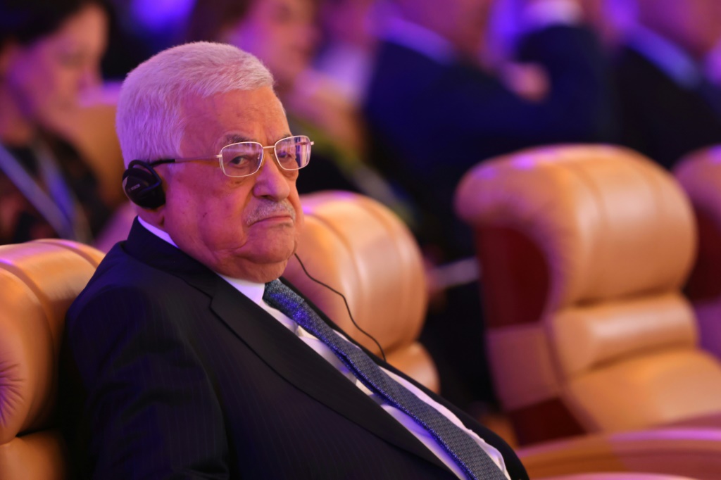 الرئيس الفلسطيني محمود عباس أثناء حضوره منتدى الاقتصاد العالمي المنعقد في الرياض في 28 نيسان/أبريل 2024 (ا ف ب)